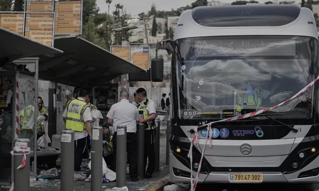 Gerusalemme, sangue su un autobus: la pace ancora lontana