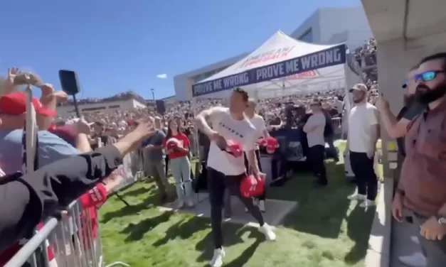 Agguato mortale a Charlie Kirk attivista M.A.G.A.