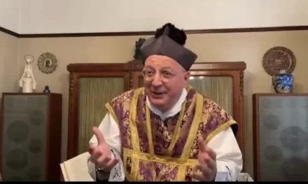 Il fascino perverso degli slogan nella Chiesa