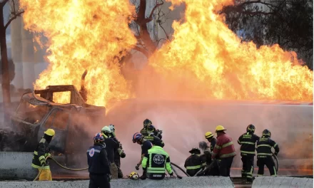 Città del Messico in fiamme: quando la fragilità urbana diventa tragedia