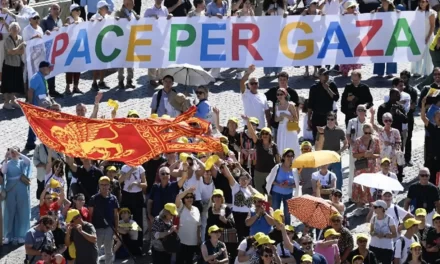Non c’è futuro nella violenza, il Papa ci chiede un cuore libero per la pace