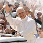 Leone XIV: imparare ad essere papa, tra umiltà e profezia
