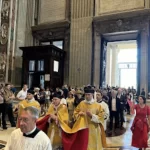 Ad Petri Sedem: liturgia o ideologia?
