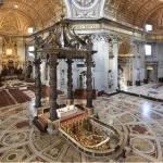 Oltraggio all’altare di San Pietro