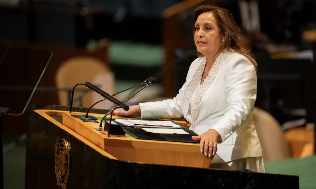 Perù, la caduta di Dina Boluarte non è la fine della crisi. È il sintomo.