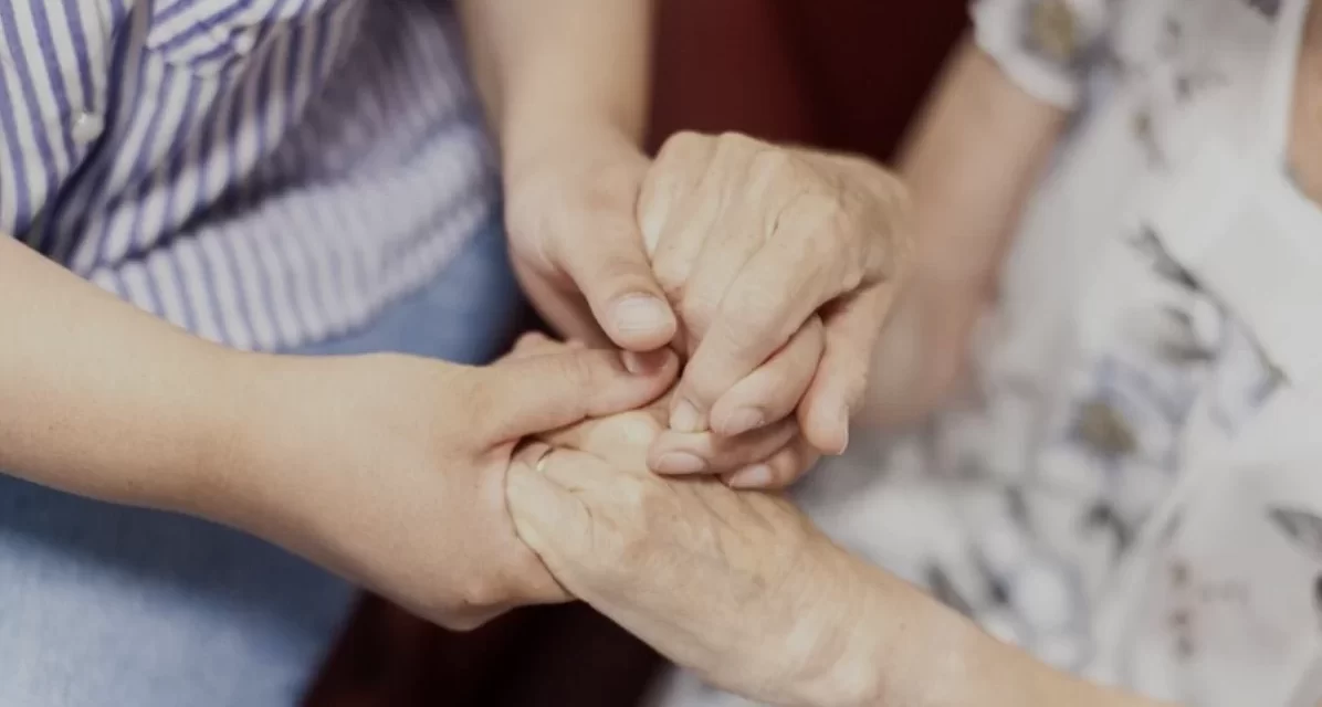 Fine vita, il dovere di “rimettere al mondo”: la legge non può dimenticare la vita del malato