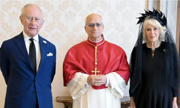 Carlo III in Vaticano: l’abbraccio tra Roma e Canterbury