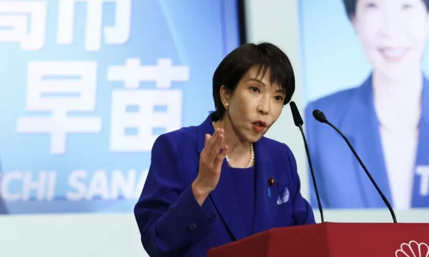 Sanae Takaichi, la prima donna premier del Giappone : tra sogni di rinascita e vecchie ombre del passato