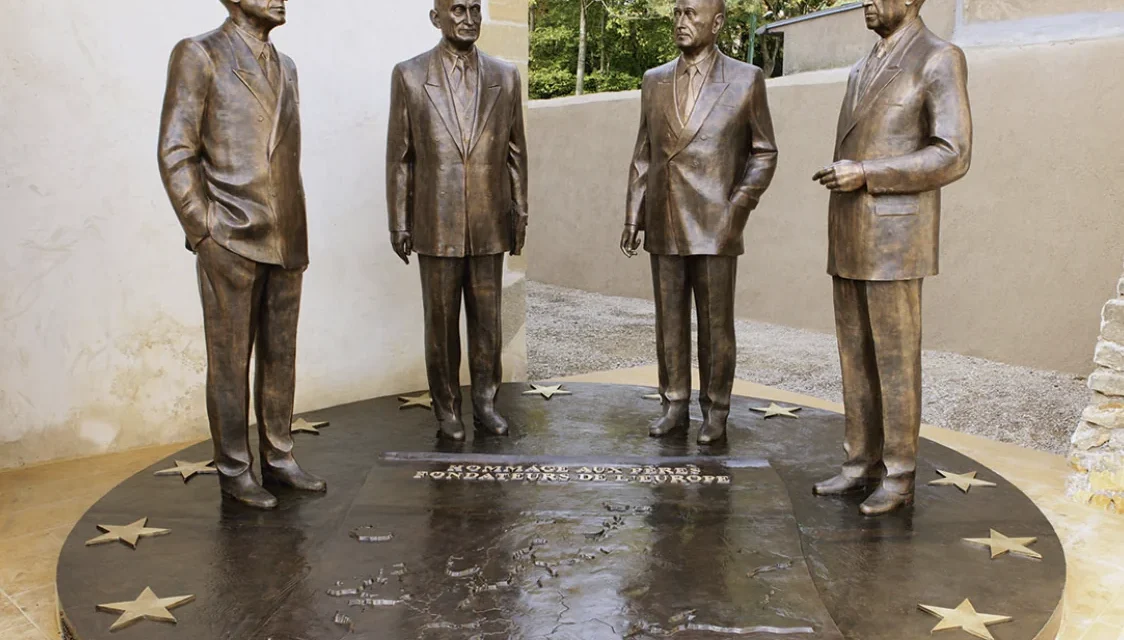 De Gasperi, Schuman e Adenauer non ci chiederebbero di riarmarci: ci chiederebbero di pensare