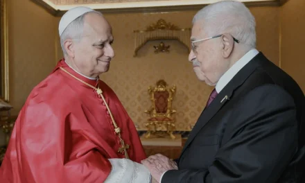 Abu Mazen a Roma: tra i sorrisi della diplomazia e la cruda realtà della Palestina