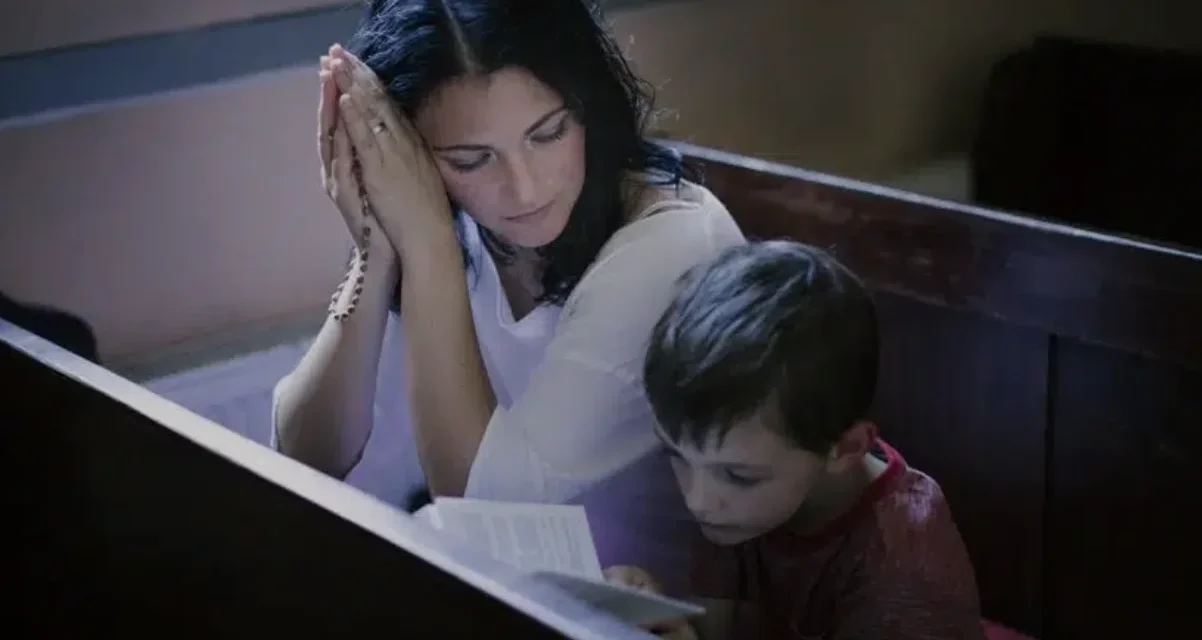 La rivoluzione pacata dei santi: una cultura della luce nel tempo della ironia