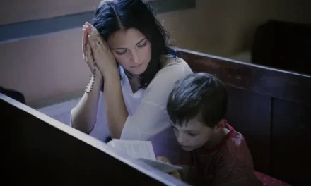 La rivoluzione pacata dei santi: una cultura della luce nel tempo della ironia