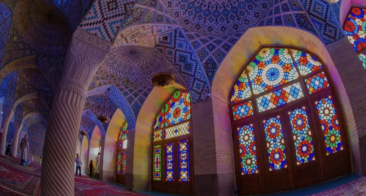 Iran, tra ombre e luce: il volto nascosto di una civiltà che prega la Madonna