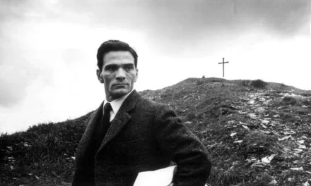 Pasolini, cinquant’anni dopo. Il poeta delle borgate tra scandalo, innocenza e verità negate