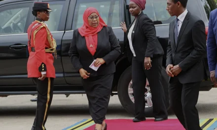 Tanzania: urne piene, strade in fiamme