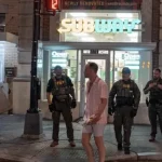 Washington e il “caso del panino”: quando l’indifferenza fa più rumore del lancio