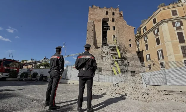 Roma, cede la Torre dei Conti: cosa sappiamo sul cantiere e sulle responsabilità