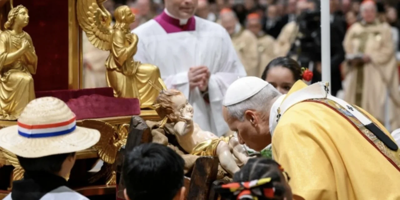Non cercare in alto: il Natale come rovesciamento dello sguardo