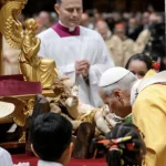 Non cercare in alto: il Natale come rovesciamento dello sguardo