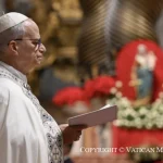 Alla fine dell’anno, sotto lo sguardo di una Madre