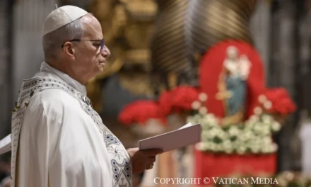Alla fine dell’anno, sotto lo sguardo di una Madre