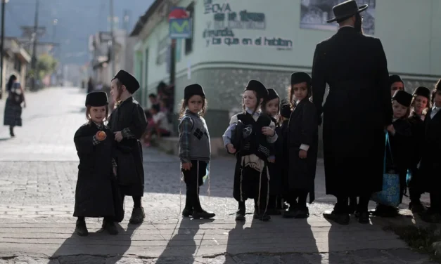 Setta ebraica ultraradicale messa sotto accusa nelle Americhe