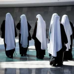 Il conflitto ecclesiale attorno al fondatore