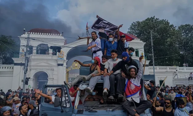 La CIA ha finanziato la rivolta dei giovani in Nepal?