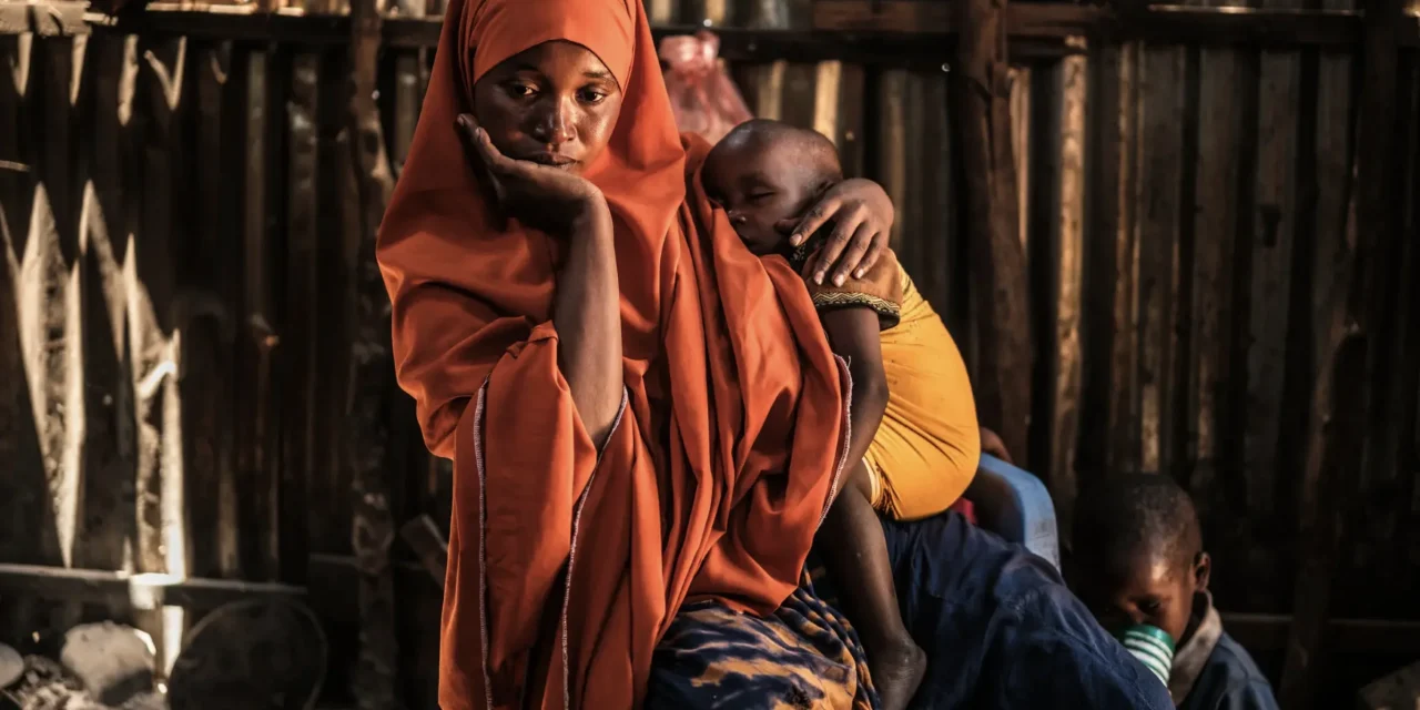 Spazzatura e patria: quando l’America riduce l’uomo a scarto