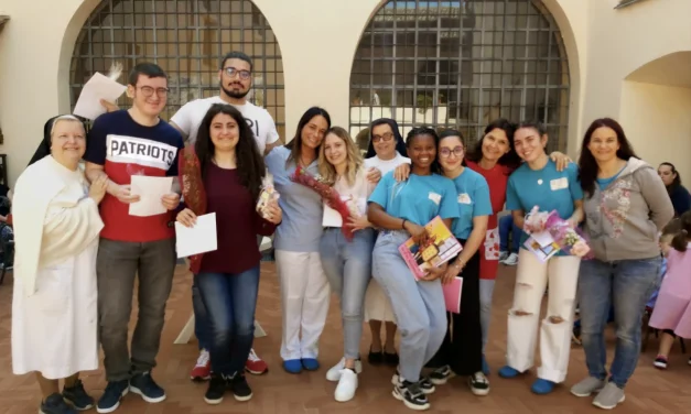 Servire senza uniforme