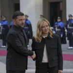 Zelensky tra Papa Leone XIV e Meloni: il nuovo asse europeo mentre Trump attacca Kiev ed esige elezioni