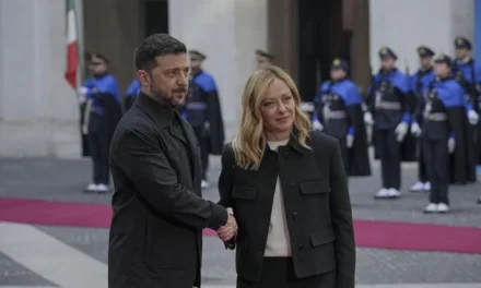 Zelensky tra Papa Leone XIV e Meloni: il nuovo asse europeo mentre Trump attacca Kiev ed esige elezioni