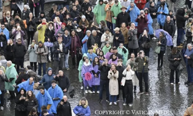 Il Dio che abita la carne ferita