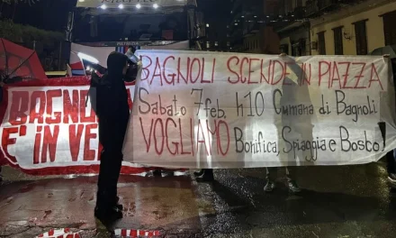 Bagnoli, il mare conteso: i blocchi, l’America’s Cup e la paura di un futuro già scritto