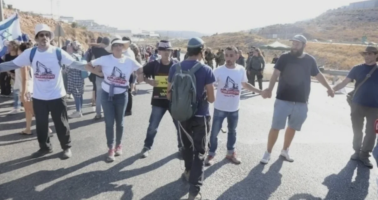 I coloni israeliani continuano a vessare i palestinesi in Cisgiordania