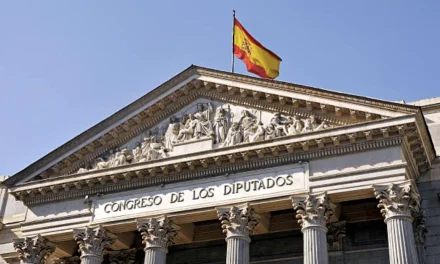 Costituzionalizzare l’aborto, schedare la coscienza