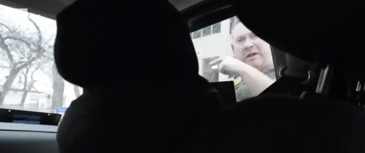 Minneapolis, agenti dell’ICE minacciano una troupe Rai. Le opposizioni: «Meloni condanni»