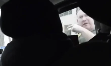 Minneapolis, agenti dell’ICE minacciano una troupe Rai. Le opposizioni: «Meloni condanni»