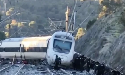 Il miracolo sui binari: la bambina sopravvissuta alla strage del treno