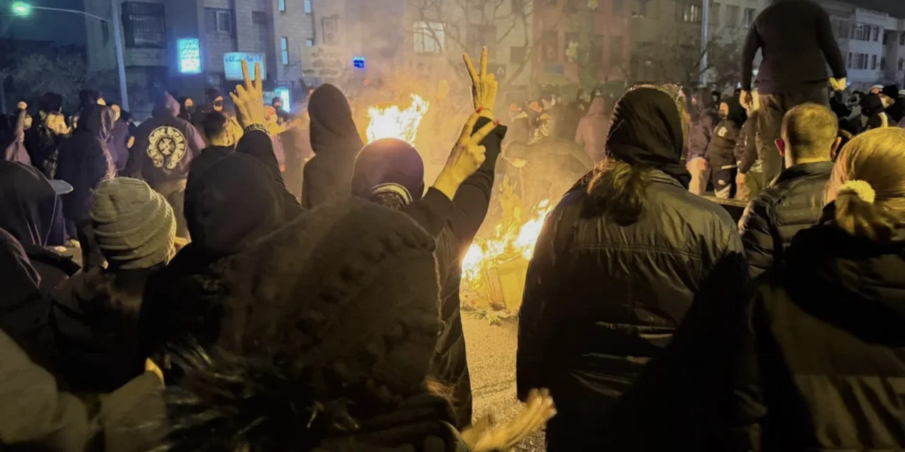 Iran, dopo la repressione il silenzio e l’abbandono