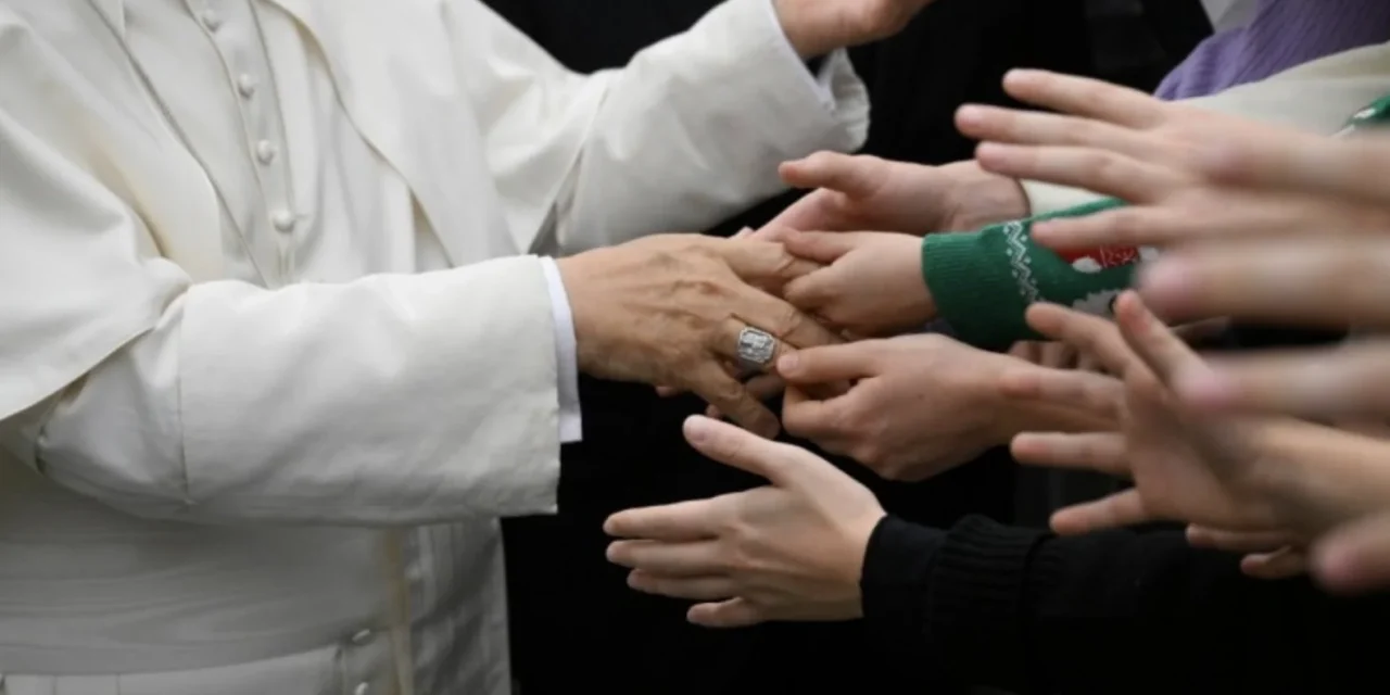 Leone XIV ai giovani di Roma: “Non siamo soli. L’amicizia con Cristo può cambiare il mondo”