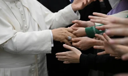 Leone XIV ai giovani di Roma: “Non siamo soli. L’amicizia con Cristo può cambiare il mondo”