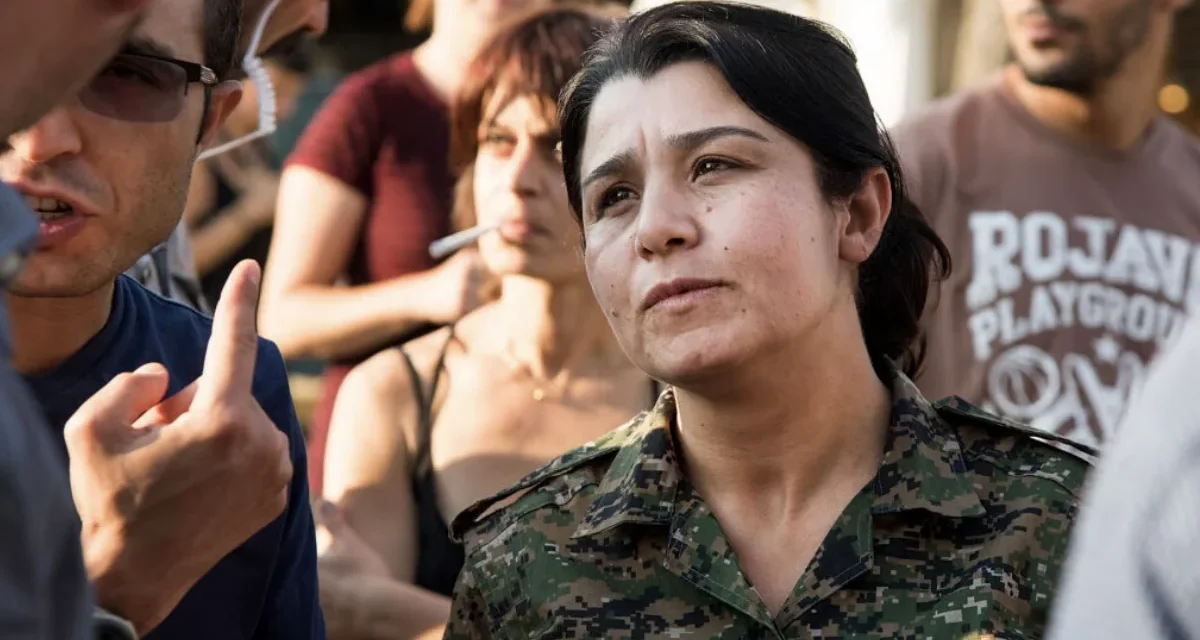 Quattro giorni per sparire: il popolo curdo lasciato solo davanti all’ultima resa