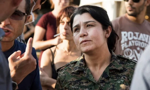 Quattro giorni per sparire: il popolo curdo lasciato solo davanti all’ultima resa