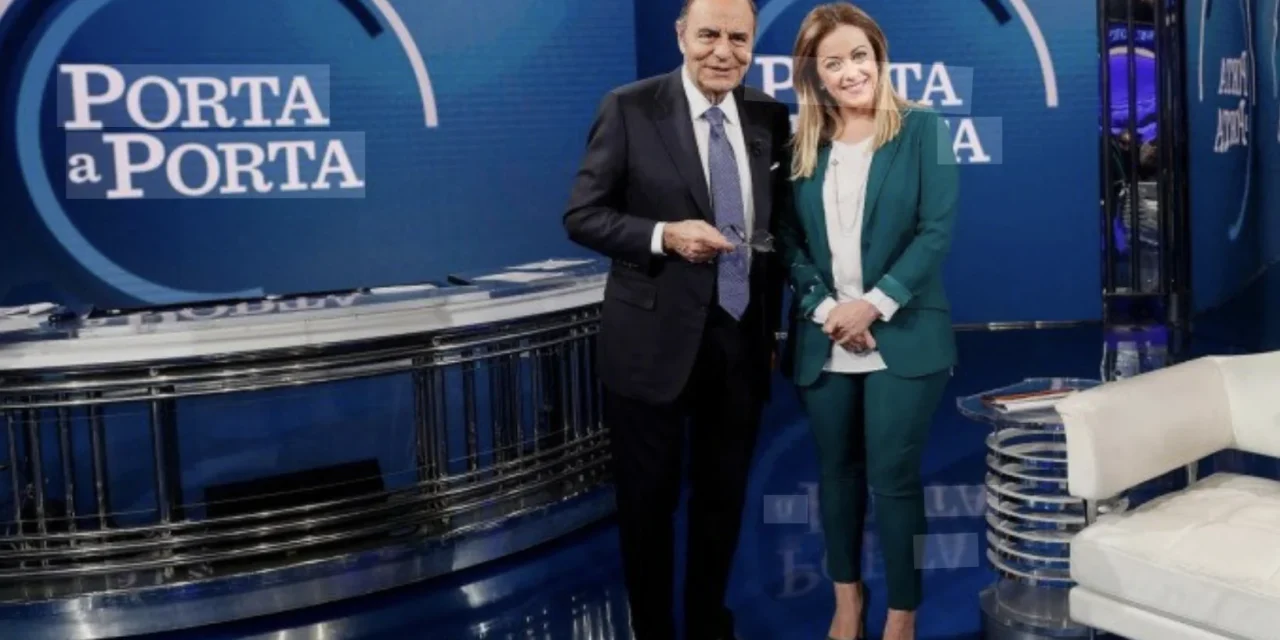 Trent’anni di “Porta a Porta” tra informazione, potere e autocelebrazione