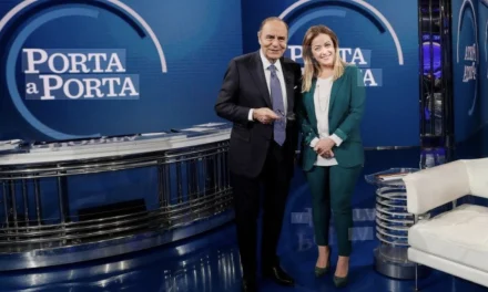 Trent’anni di “Porta a Porta” tra informazione, potere e autocelebrazione