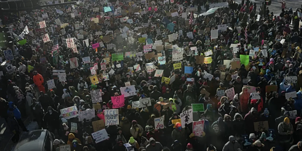 Trump costretto a fare un passo indietro su Minneapolis