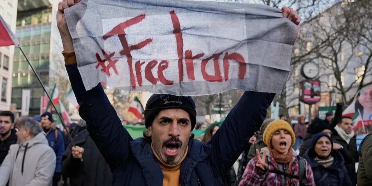 L’ Iran tra proteste pilotate e guerra ibrida: chi soffia sul fuoco della rivolta? 