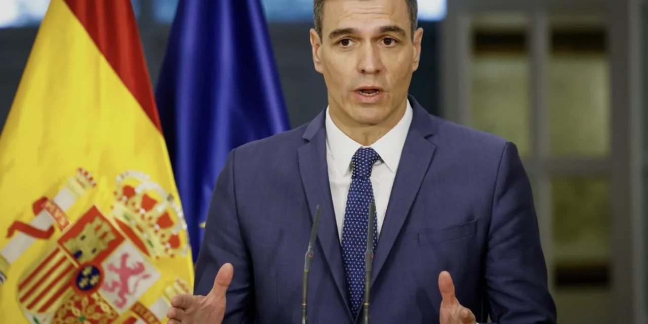 La Spagna scommette sulla regolarizzazione: mezzo milione di migranti per sostenere l’economia