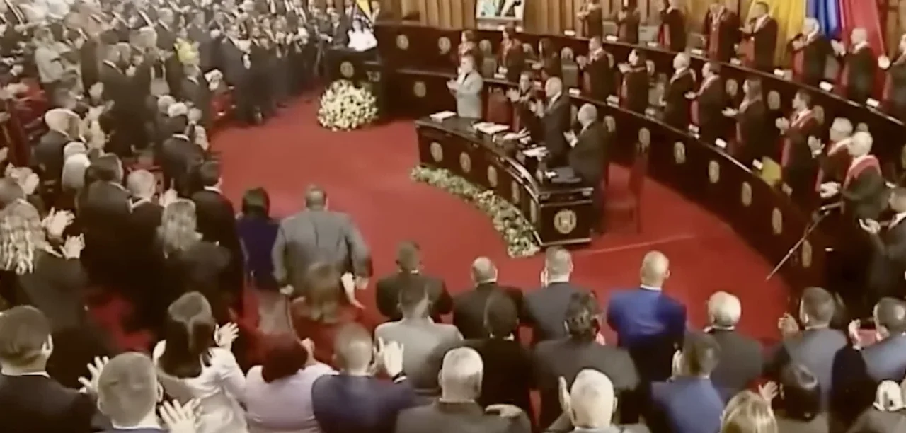 Caracas annuncia un’amnistia “generale” per i prigionieri politici: svolta di riconciliazione o tregua negoziata?